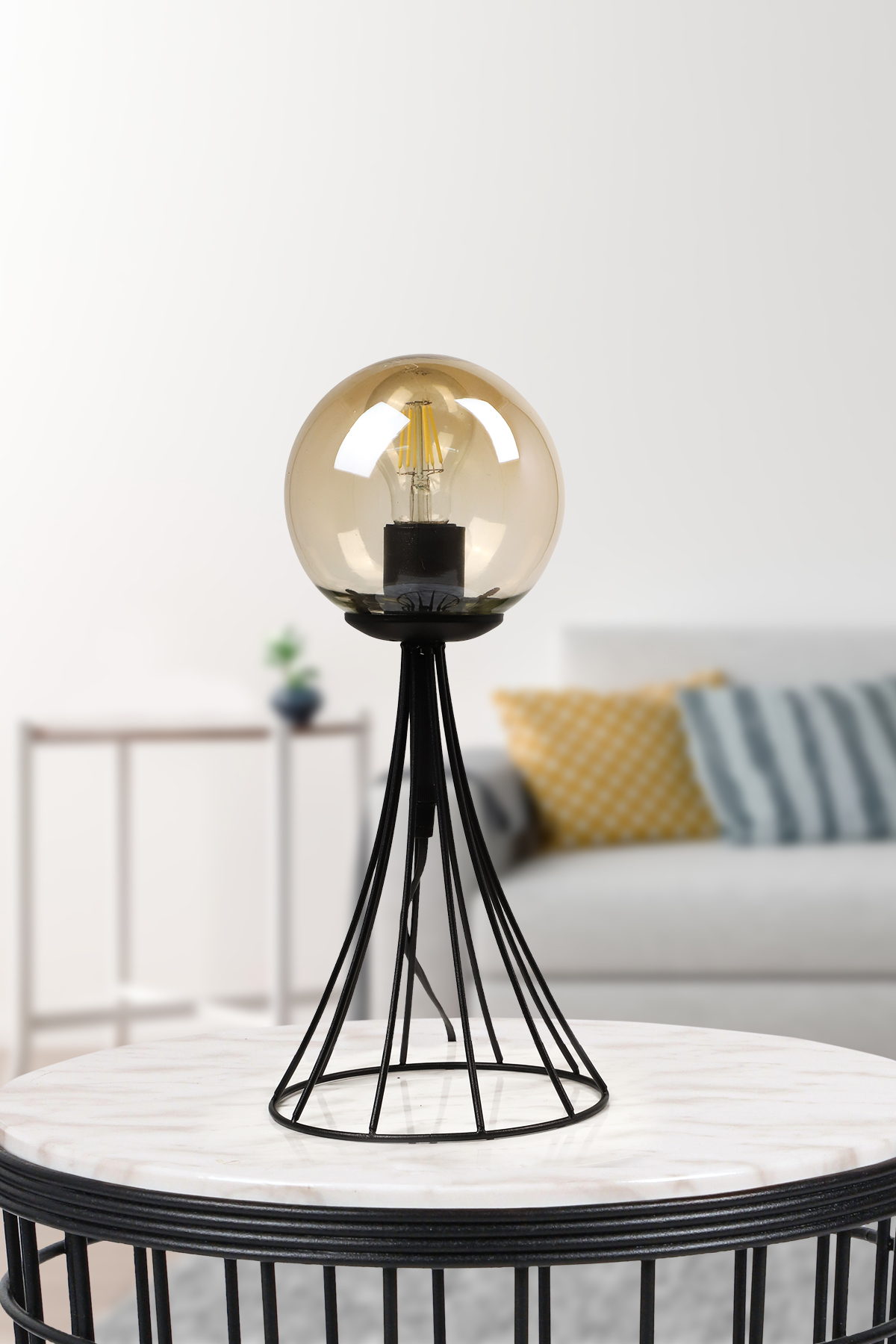Sarmal Table lamp Black